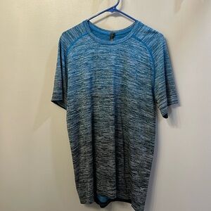 Men’s lululemon t shirt. Size large